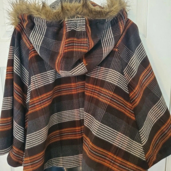 Poncho jacket - Picture 2 of 6